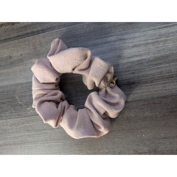 New Chanel Beauty Parfums GWP VIP Beige Gift  2X Hair Tie Band Scrunchie & Box - Picture 3 of 4